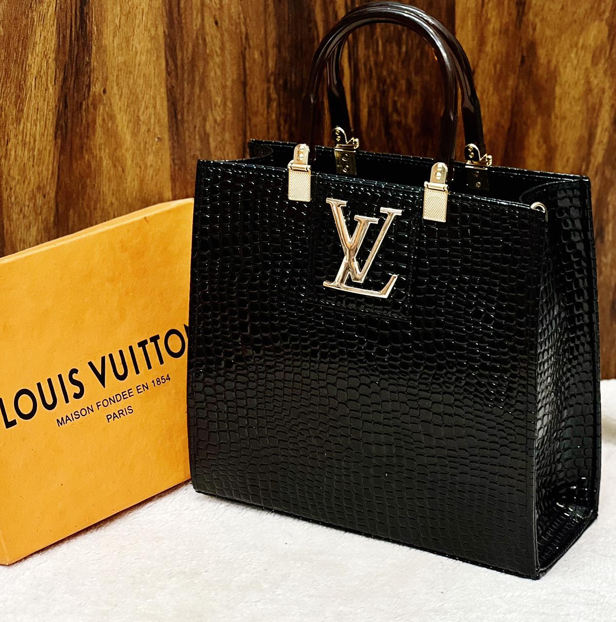 Louis Vuitton AAA QUALITY  Shoulder Bag Soo Much Attractive