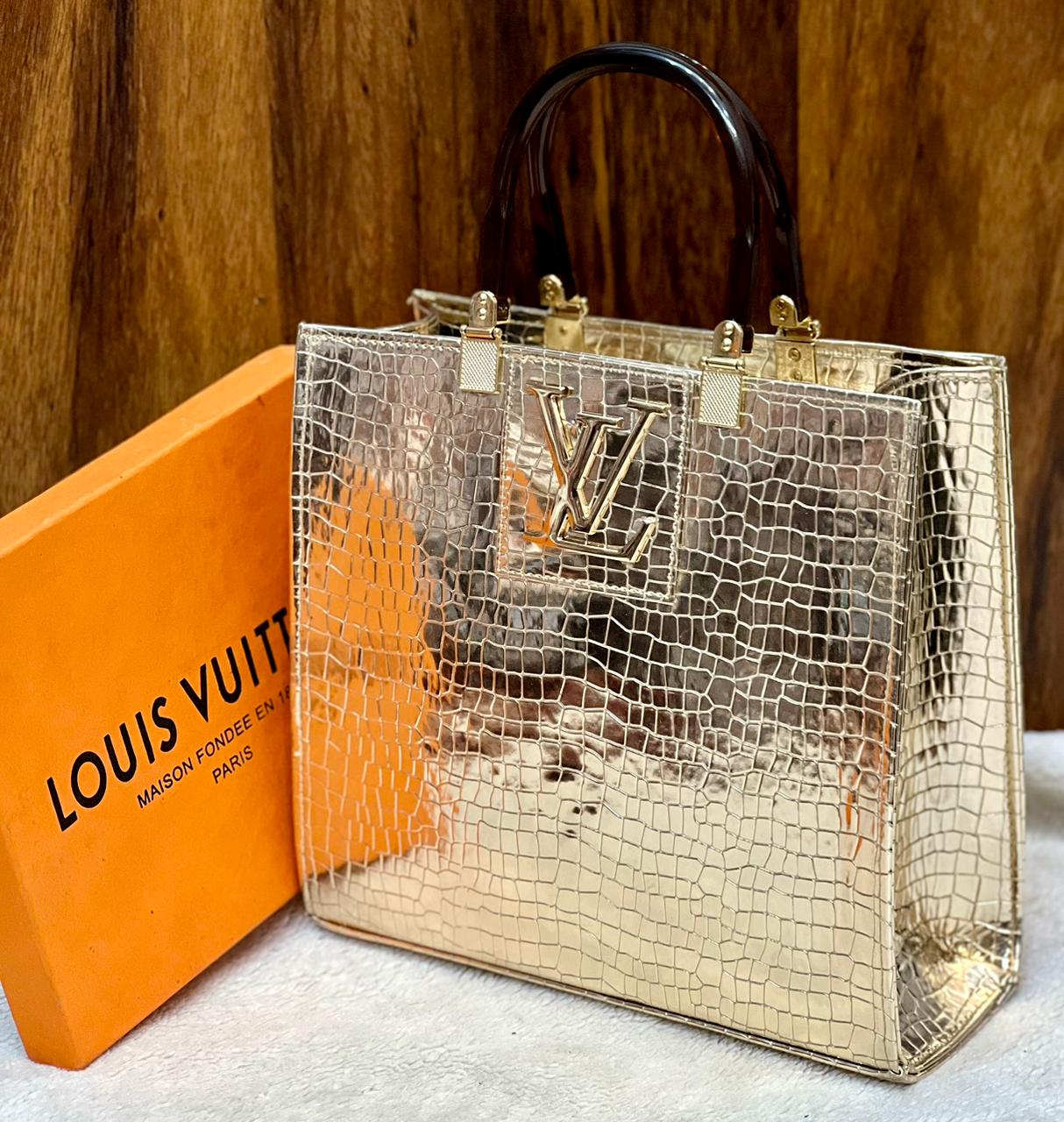 Louis Vuitton AAA QUALITY  Shoulder Bag Soo Much Attractive